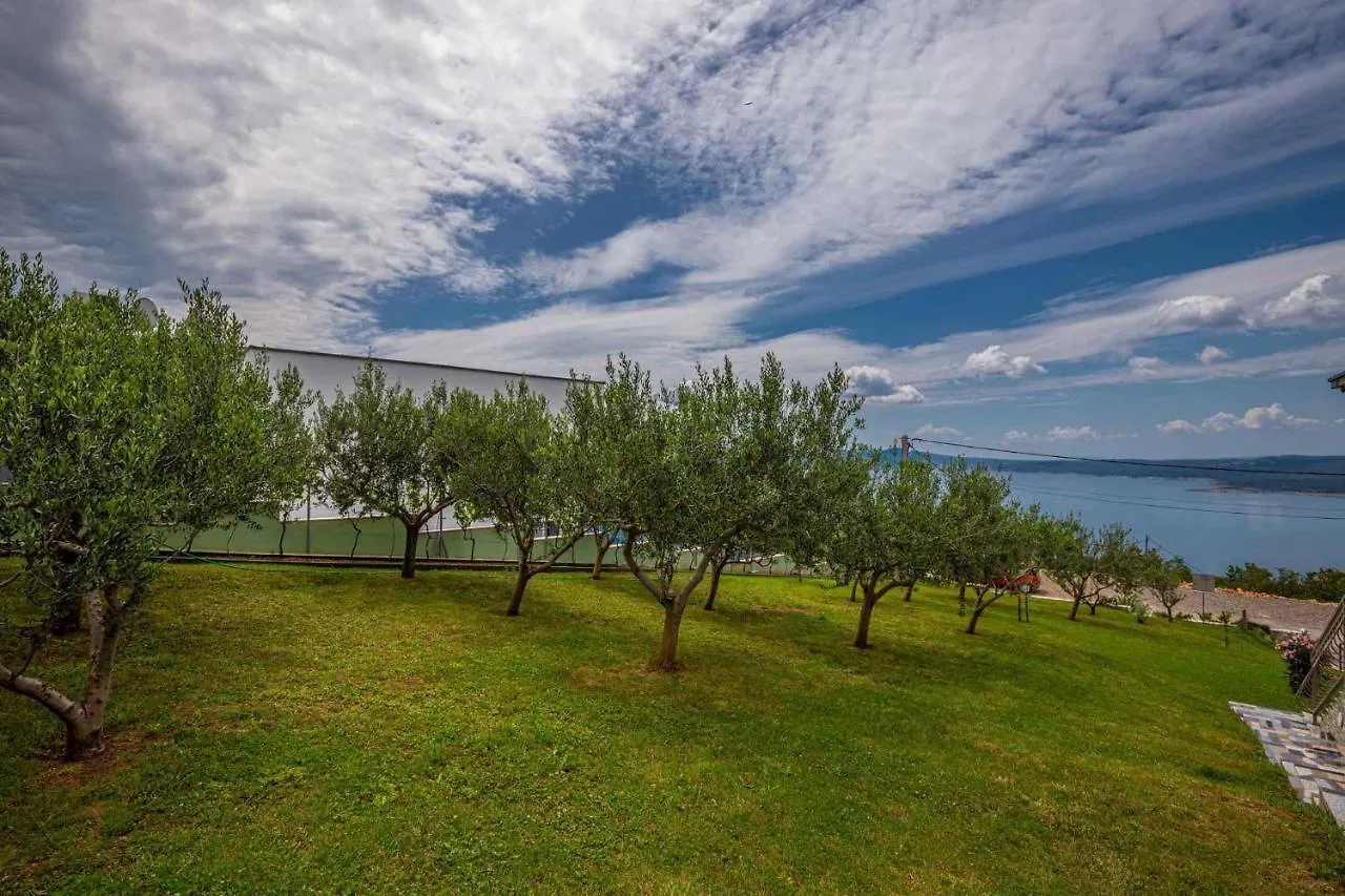 Apartments In Crikvenica 43070