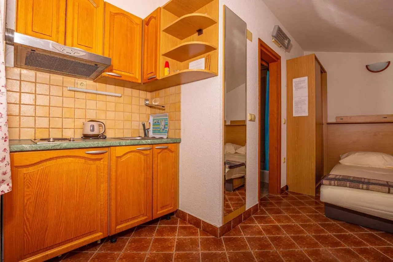 Apartments In Crikvenica 43070