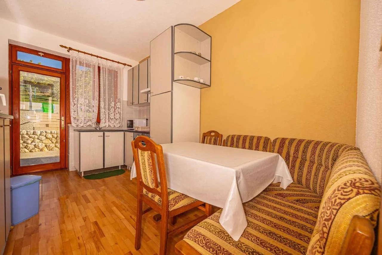 Apartments In Crikvenica 43070