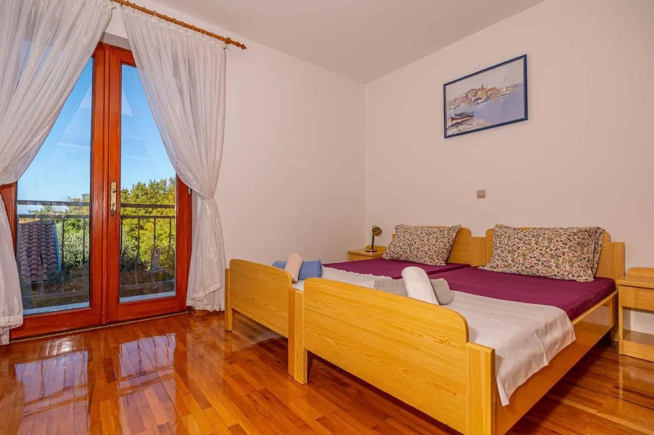 Apartments In Crikvenica 43070