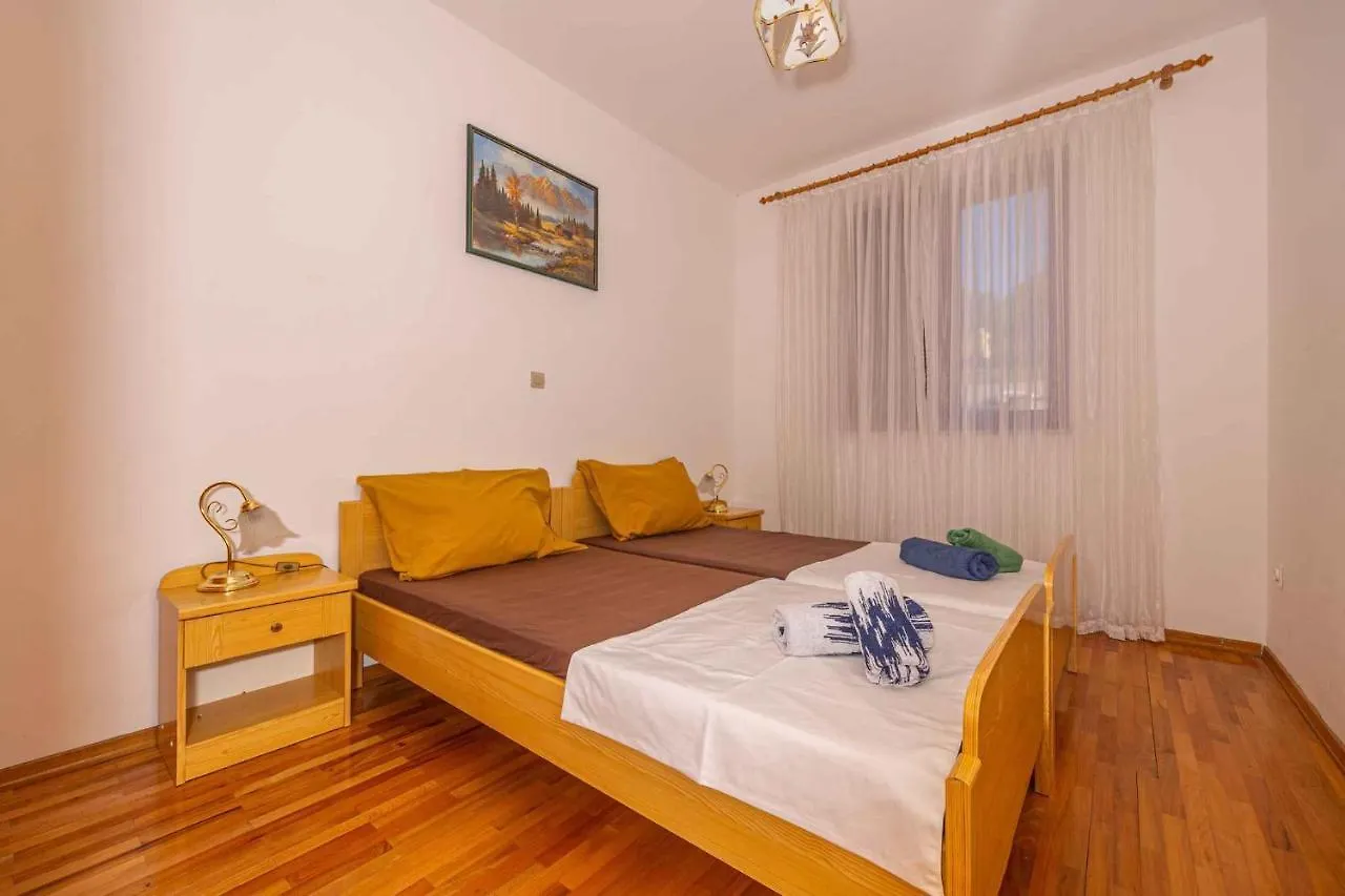 Apartments In Crikvenica 43070