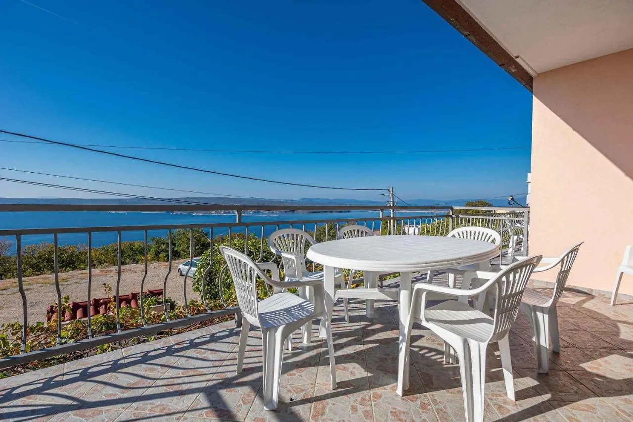 Apartments In Crikvenica 43070