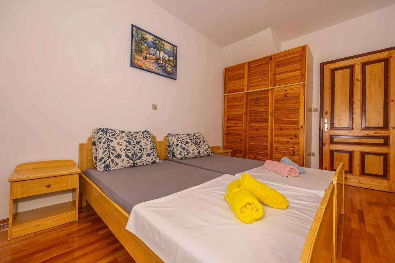 Apartments In Crikvenica 43070