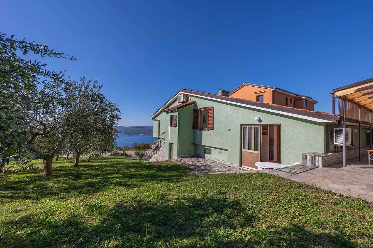 Apartments In Crikvenica 43070