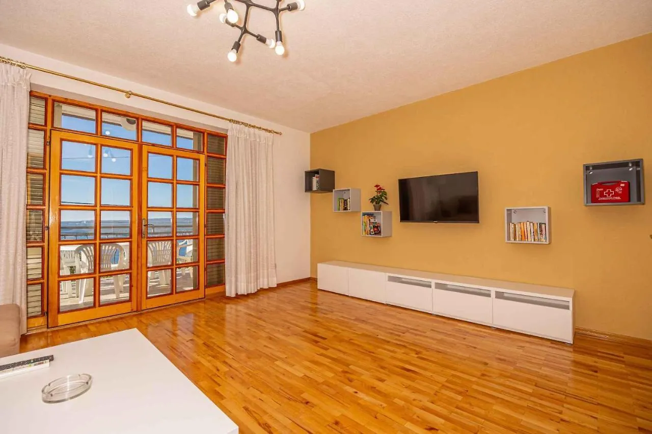 Apartments In Crikvenica 43070 Croatia