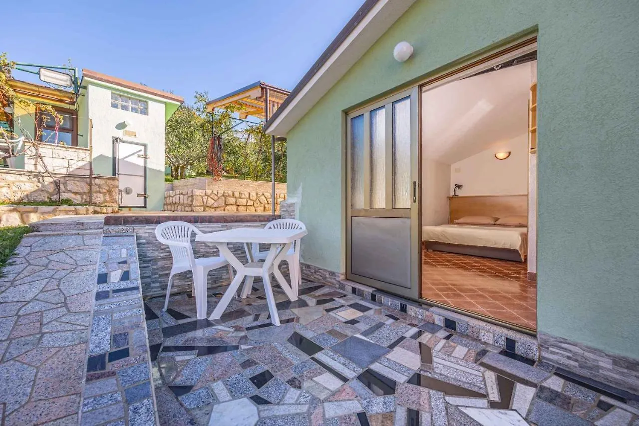 Apartments In Crikvenica 43070