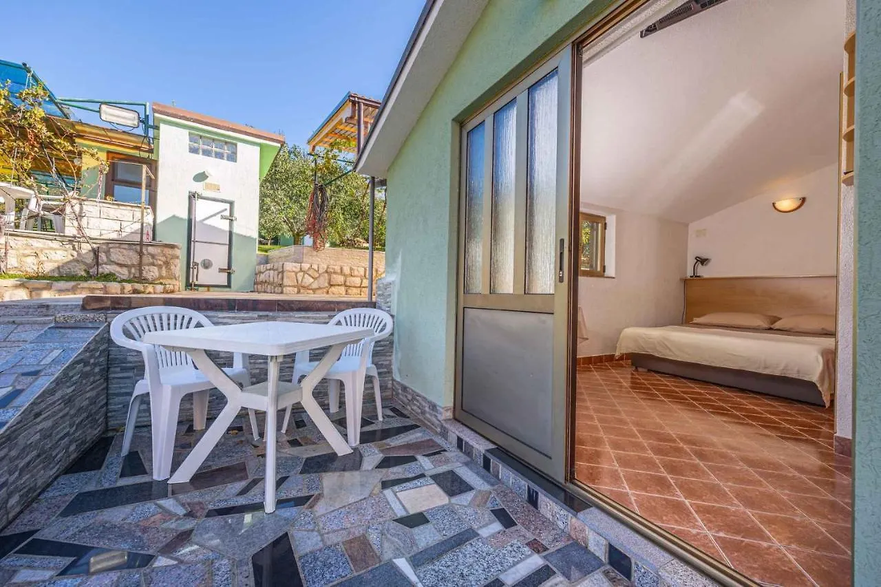 Apartments In Crikvenica 43070