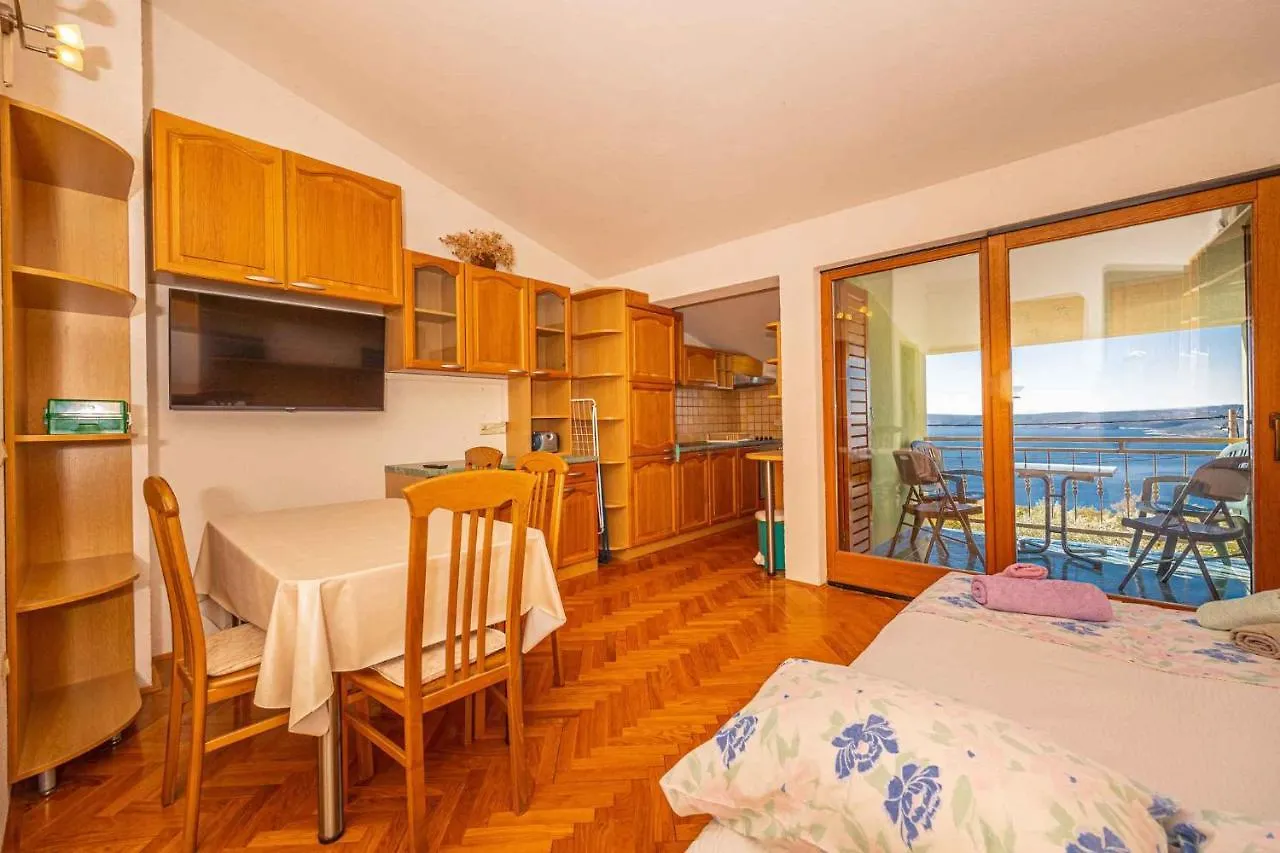 Apartments In Crikvenica 43070 Croatia